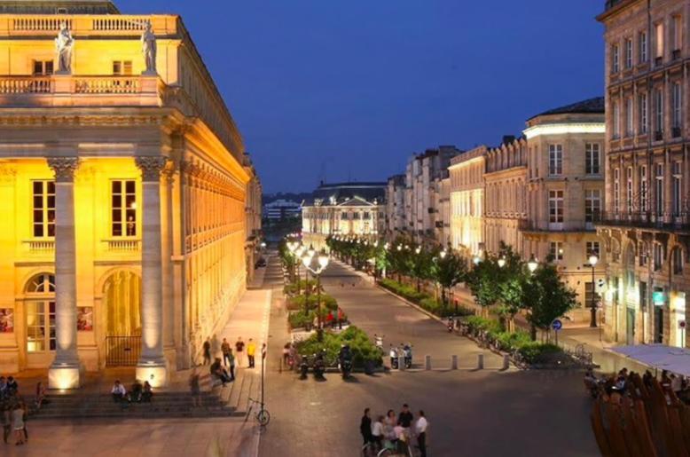 Guestready - Sunny Attic Apt Near Grand Theatre Bordeaux Luaran gambar